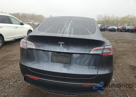 2025 Tesla Model Y z USA, uszkodzony, nr VIN 7SAYGDEE2SA348672